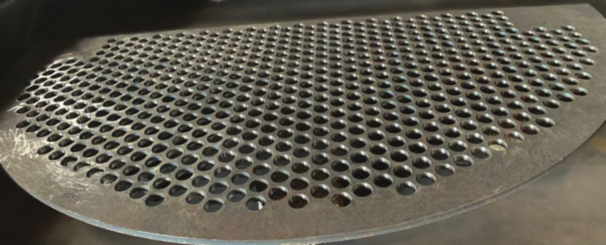Condenser tube plate